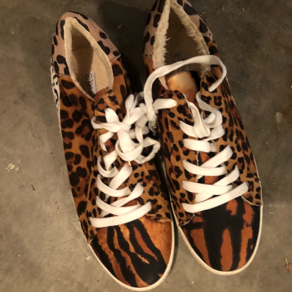 Leopard shoes